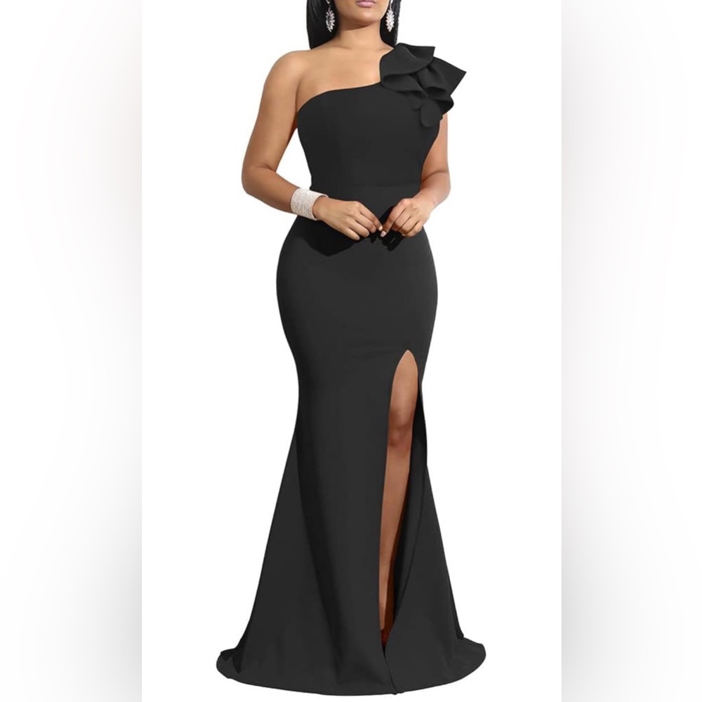Elegant Black One-Shoulder Dress